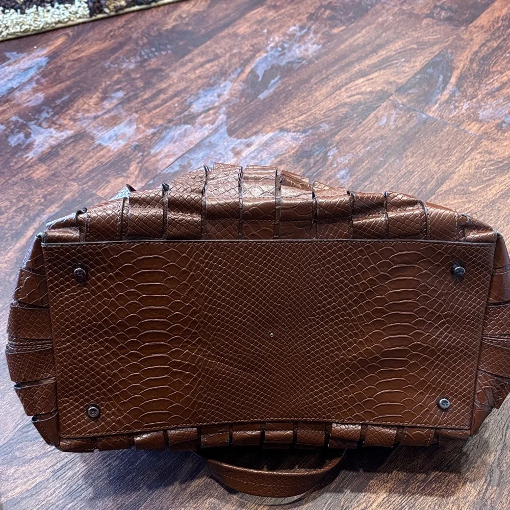 💕💕💕Host Pick 💕💕💕Burberry Brown Ruffled Leather Shoulder Bag - Picture 10 of 11